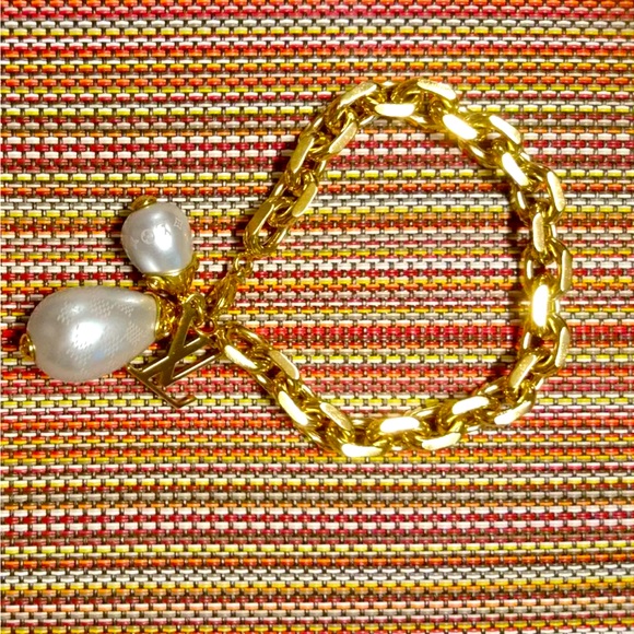Louis Vuitton Monogram Damier Gold Pearl LV Chain Link Bracelet or BAG CHARM - Picture 2 of 11